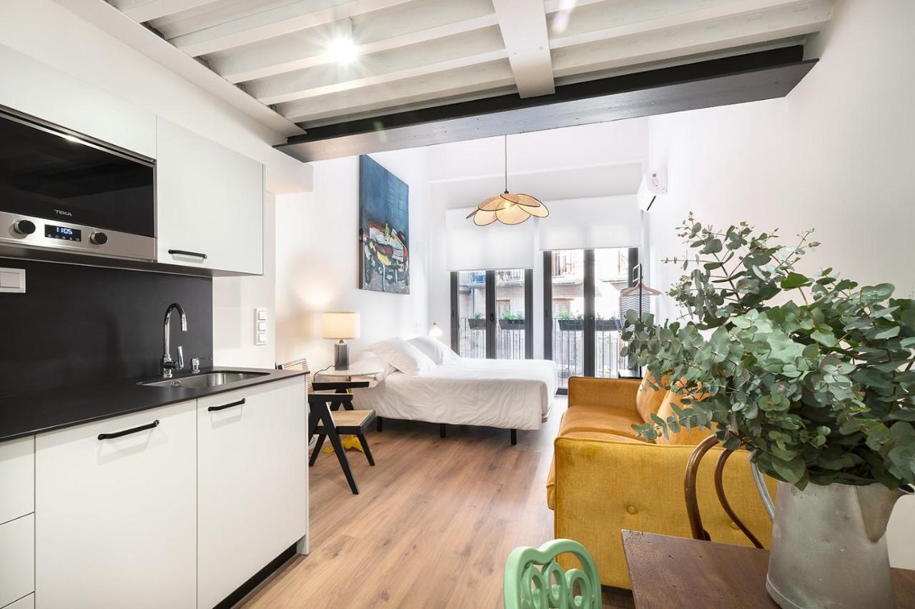 Okako Apartments Тудела Екстериор снимка
