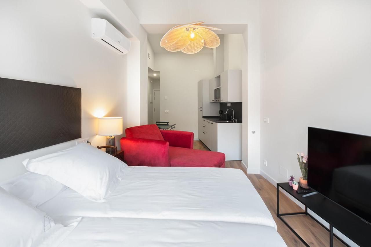 Okako Apartments Тудела Екстериор снимка